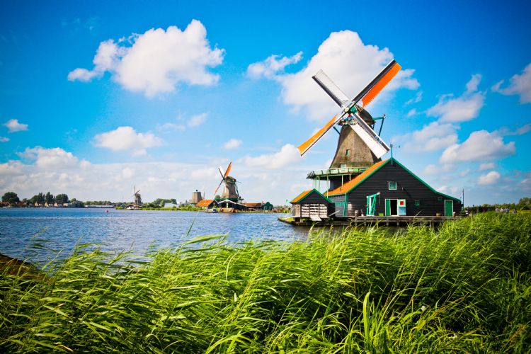 Moulins à vent traditionnels à Zaanse Schans