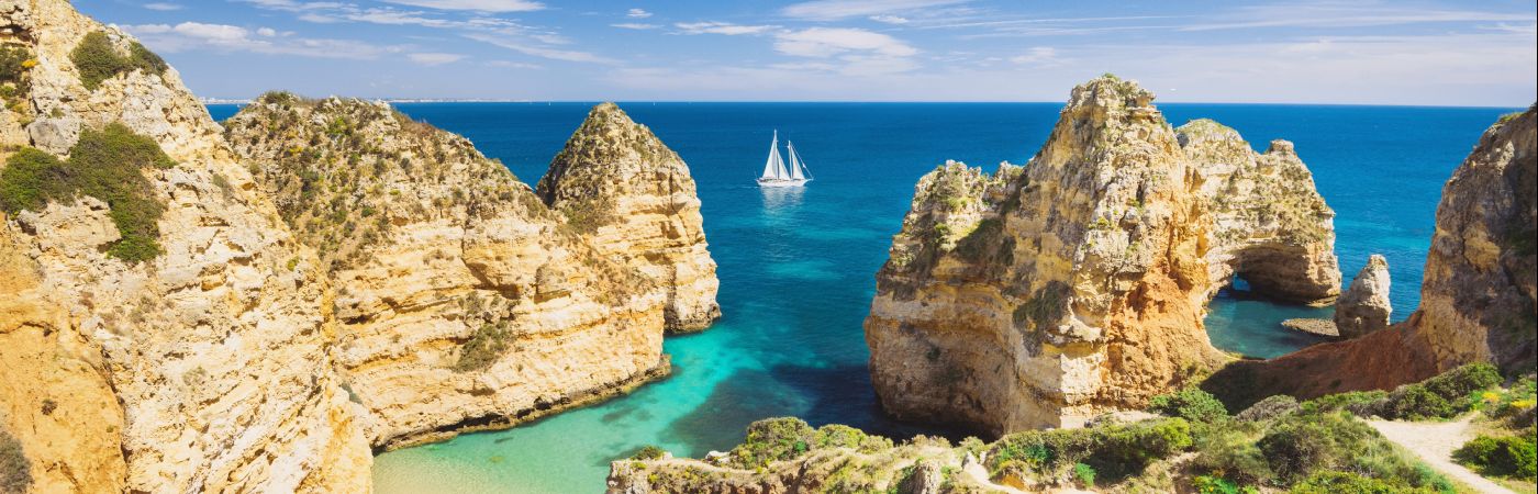 Crique près de Lagos sur la côte d'Algarve